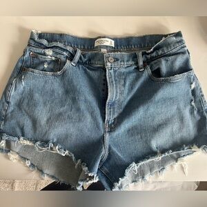 Abercrombie & Fitch The Mom High Rise Curve Love Jean Short